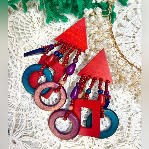 Vintage 1980 Light Weight Vibrant Wood Geometric Shape Earrings - Picture 1 of 4